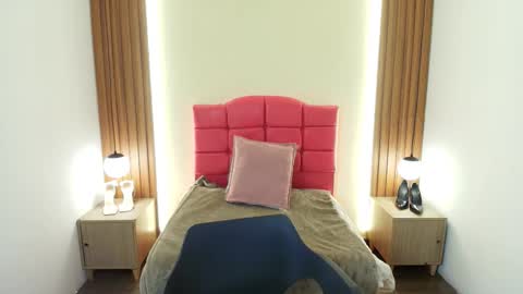 I V O N N E R O S S online show from 27, 2, 2026