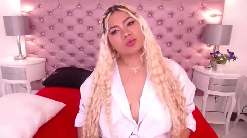 Snapshot of ivonnybon chatting on 3, 2, 2026 IvonnyBon online show from 3, 2, 2026