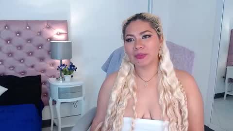 Snapshot of ivonnybon chatting on 6, 2, 2026 IvonnyBon online show from 6, 2, 2026