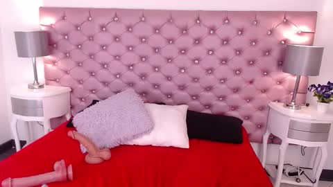 Snapshot of ivonnybon chatting on 24, 2, 2026 IvonnyBon online show from 24, 2, 2026