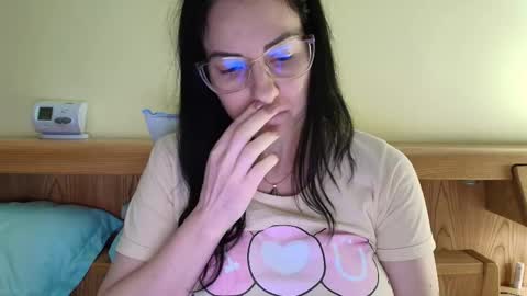 Snapshot of ivoryorchid chatting on 10, 11, 2025 Ivory online show from 10, 11, 2025