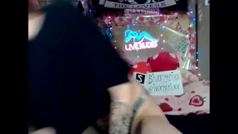 Snapshot of ivorytrixx chatting on 31, 5, 2026 ivorytrixx online show from 31, 5, 2026