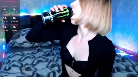 Snapshot of ivy_dean_ chatting on 14, 10, 2025 Ivy online show from 14, 10, 2025