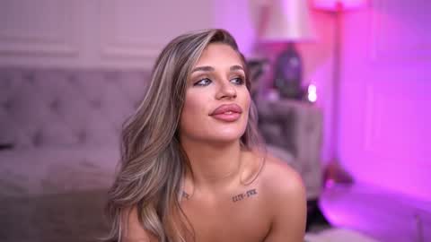 IvyRowa online show from 1, 2, 2025