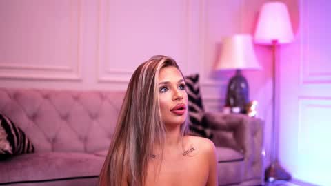 IvyRowa online show from 8, 2, 2025