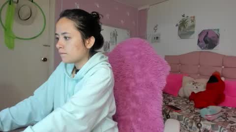 Snapshot of ivyyemerald_ chatting on 20, 5, 2026 IVY online show from 20, 5, 2026