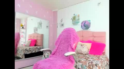Snapshot of ivyyemerald_ chatting on 10, 6, 2026 IVY online show from 10, 6, 2026