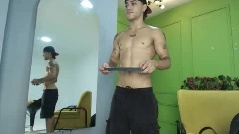 Snapshot of izaak_taylor7 chatting on 26, 4, 2026 izaack online show from 26, 4, 2026