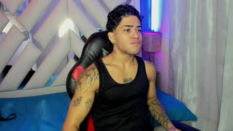 Snapshot of izaak_taylor7 chatting on 1, 5, 2026 izaack online show from 1, 5, 2026