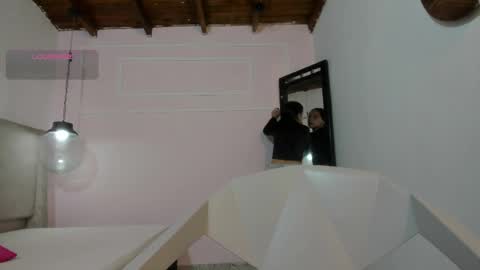 izelevans online show from 9, 4, 2026