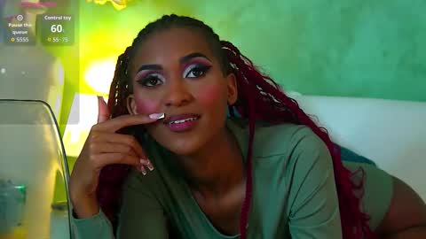 Snapshot of izzie_sugar chatting on 26, 9, 2025 Sugar Babe online show from 26, 9, 2025