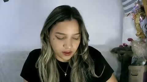 Snapshot of izzy_32 chatting on 21, 4, 2026 izzy_32 online show from 21, 4, 2026
