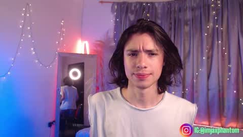 Hey im Jaxxxon check my info     online show from 25, 10, 2025