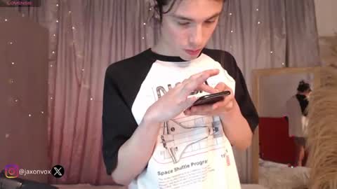 Snapshot of j_a_x_x_x_o_n chatting on 30, 7, 2026 Hey im Jaxxxon check my info online show from 30, 7, 2026