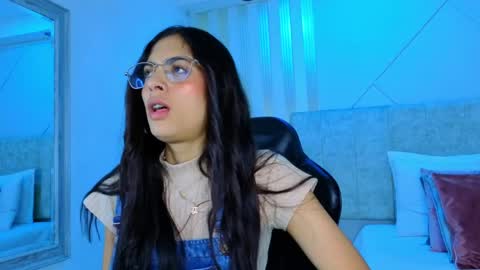 Snapshot of j_belle_ chatting on 26, 4, 2026 j_belle_ online show from 26, 4, 2026