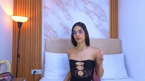 Snapshot of j_belle_ chatting on 5, 5, 2026 j_belle_ online show from 5, 5, 2026