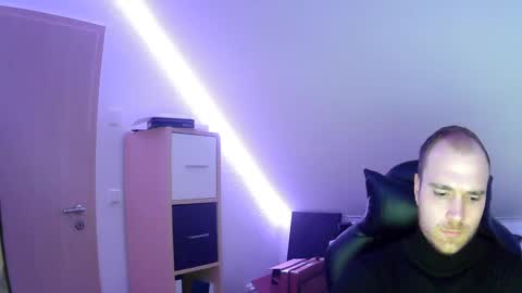 here4y online show from 4, 2, 2025