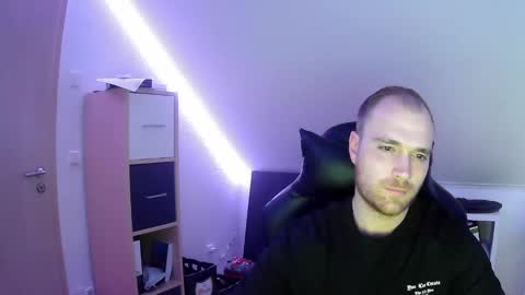 here4y online show from 4, 3, 2025