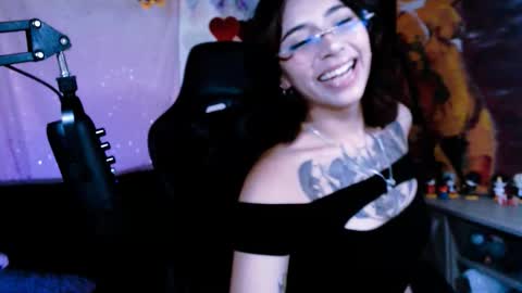 jade 18  online show from 23, 11, 2025