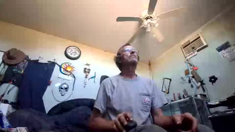 Snapshot of jack_memore chatting on 16, 11, 2025 Jim jackn coke online show from 16, 11, 2025