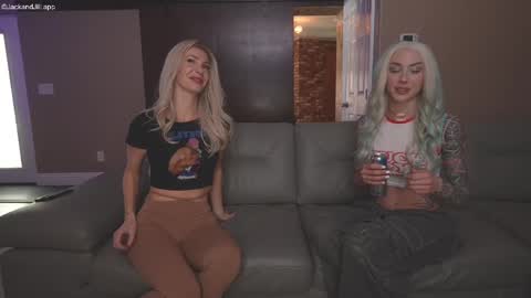 Snapshot of jackandjill chatting on 11, 1, 2025 JackJill online show from 11, 1, 2025