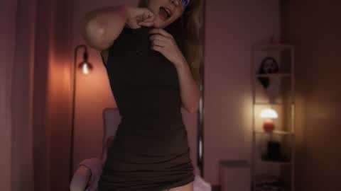 Linda Sofia help me get to 100 thumbs up online show from 14, 2, 2026