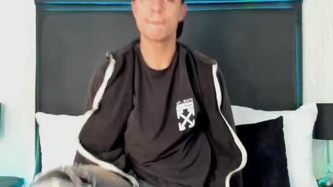 Snapshot of jacobbiker chatting on 16, 10, 2025 Jacob online show from 16, 10, 2025