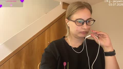 Snapshot of jacywinslat chatting on 3, 7, 2026 jacywinslat online show from 3, 7, 2026