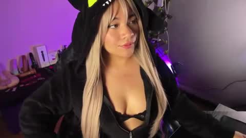 Jade online show from 9, 11, 2025