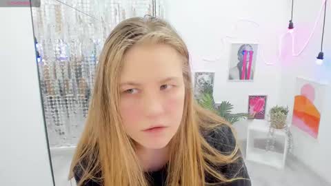 Jade online show from 22, 2, 2025