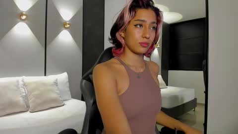 Snapshot of jade_swan_ chatting on 30, 10, 2025 J A D E  online show from 30, 10, 2025