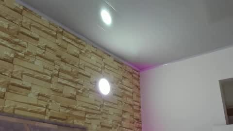 jade white  online show from 14, 1, 2026