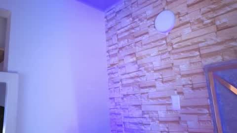 jade white  online show from 23, 2, 2026