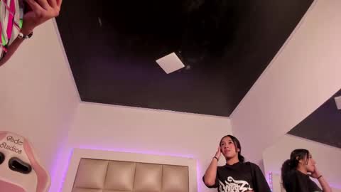 Snapshot of jadeestudios chatting on 16, 9, 2025 jadeestudios online show from 16, 9, 2025