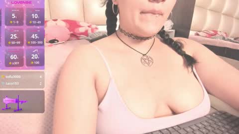 Snapshot of jadeestudios chatting on 2, 10, 2025 jadeestudios online show from 2, 10, 2025