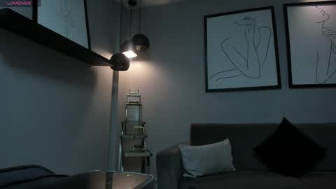 JADE EVANS online show from 1, 4, 2026