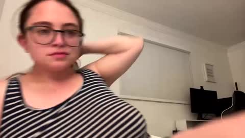 jademonroe0522 online show from 10, 10, 2025