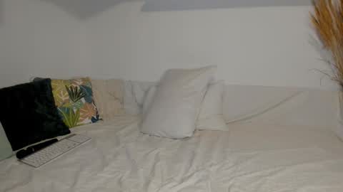 elena online show from 3, 2, 2026