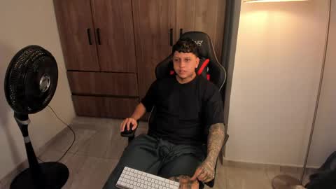 Snapshot of jake_pons chatting on 9, 6, 2026 Jake Pons online show from 9, 6, 2026