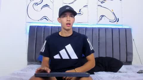 Hi guys im new 3 online show from 8, 2, 2025