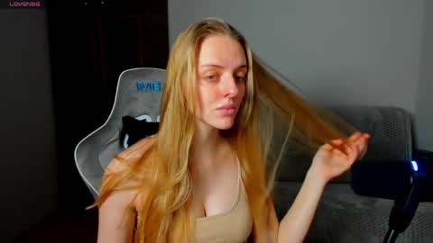 Snapshot of jam_cream chatting on 4, 4, 2026 Sofia online show from 4, 4, 2026