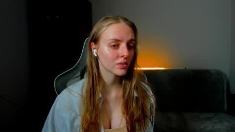 Snapshot of jam_cream chatting on 10, 4, 2026 Sofia online show from 10, 4, 2026