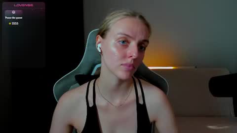 Snapshot of jam_cream chatting on 12, 6, 2026 Sofia online show from 12, 6, 2026