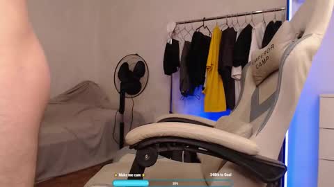 Snapshot of jame_flow chatting on 9, 11, 2025 Hey there Im Jame online show from 9, 11, 2025