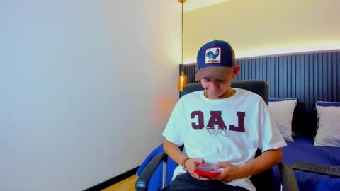 Snapshot of james_cute69 chatting on 15, 1, 2026 JAMES AND LILIE online show from 15, 1, 2026