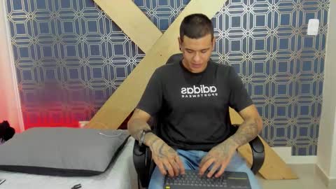 Snapshot of jamesinked_ chatting on 7, 1, 2025 Jamesinked  online show from 7, 1, 2025