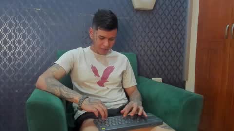 Snapshot of jamesinked_ chatting on 6, 10, 2025 Jamesinked  online show from 6, 10, 2025