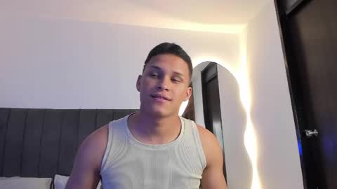 Snapshot of jamesowenn chatting on 14, 4, 2026 James Owenn online show from 14, 4, 2026