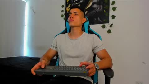 Jamess hott online show from 3, 2, 2025