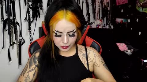 Snapshot of janna_ink chatting on 1, 2, 2025      online show from 1, 2, 2025